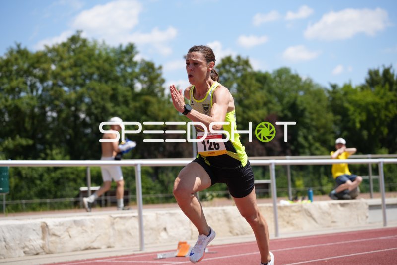 Schaffrath Barbara (126) im Laufsprint am Sportpark Hattersheim