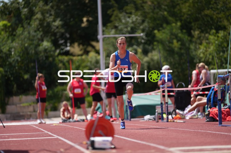 Tenbusch Marion (157) im Mittelstrecken-Lauf am Sportpark Hattersheim