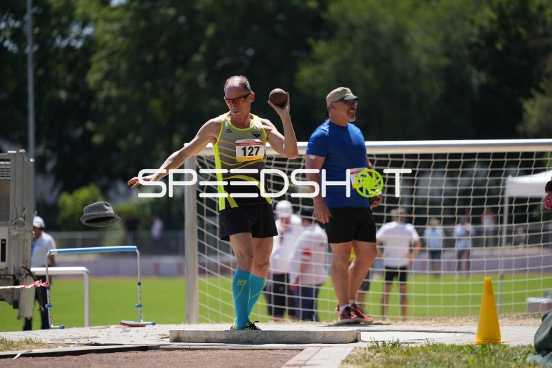 Dambacher Michael Josef (127) beim Kugelstoß im Sportpark Hattersheim