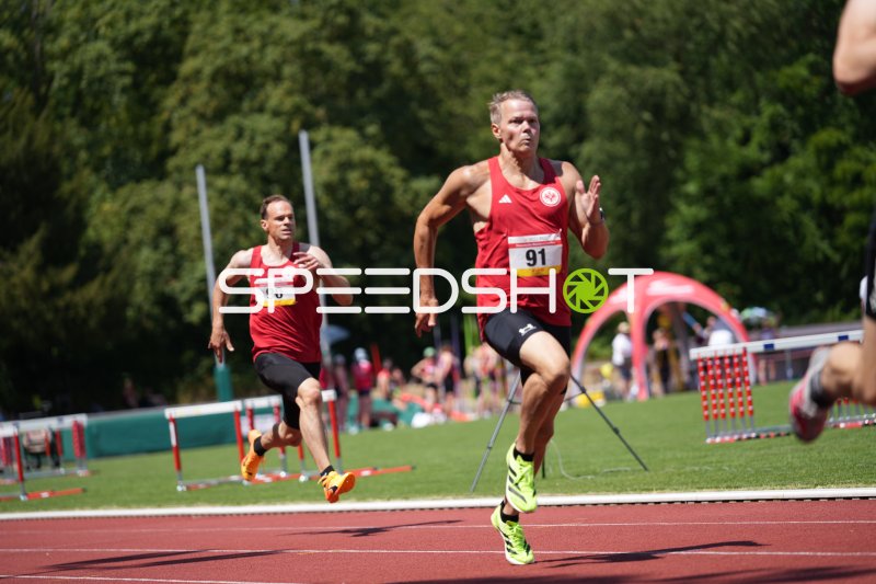 Hilgenstock Jan (91) und Strenkert Sebastian (90) im 1500m-Lauf am Sportpark Hattersheim