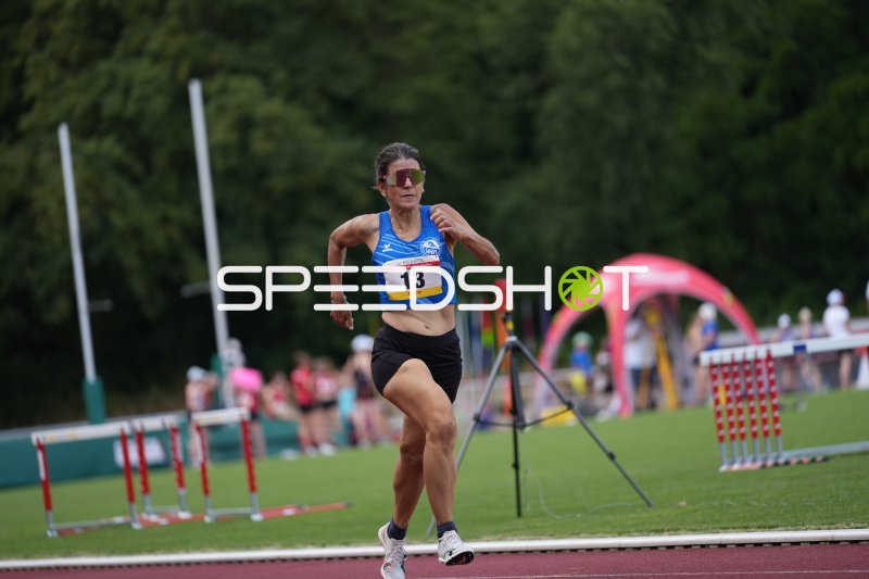 Bell Irene (13) im 800-Meter-Lauf am Sportpark Hattersheim