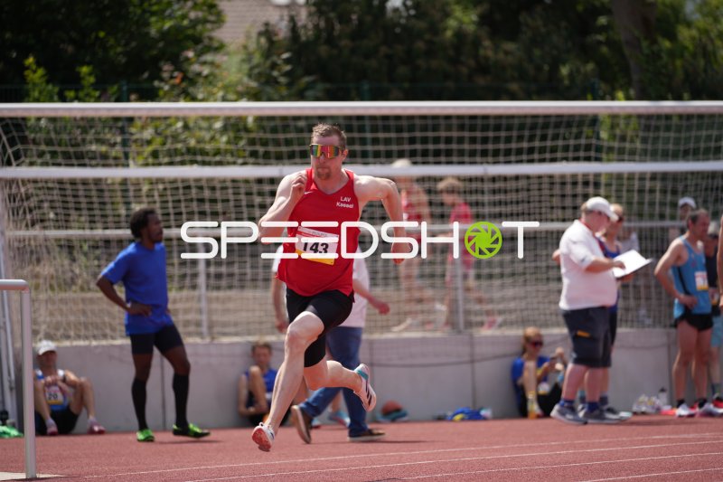 Apel Caspar (143) im Laufsprint auf der Tartanbahn
