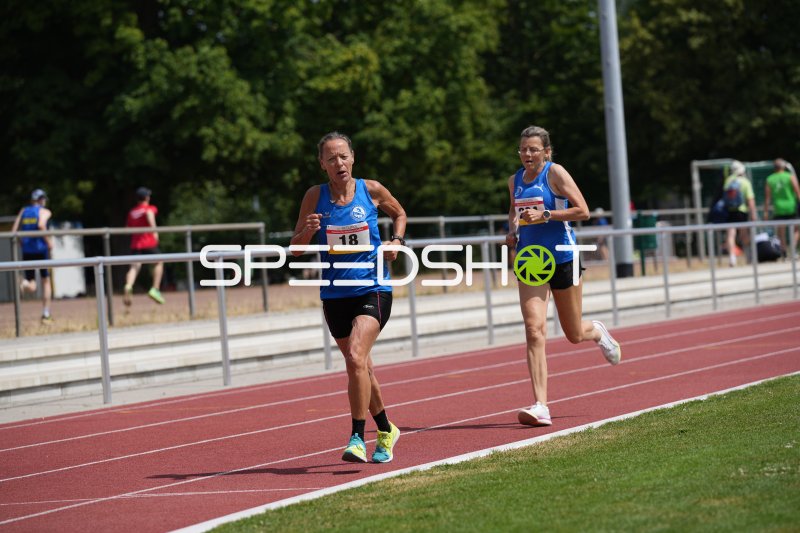 Laufwettkampf auf der Tartanbahn im Sportpark Hattersheim