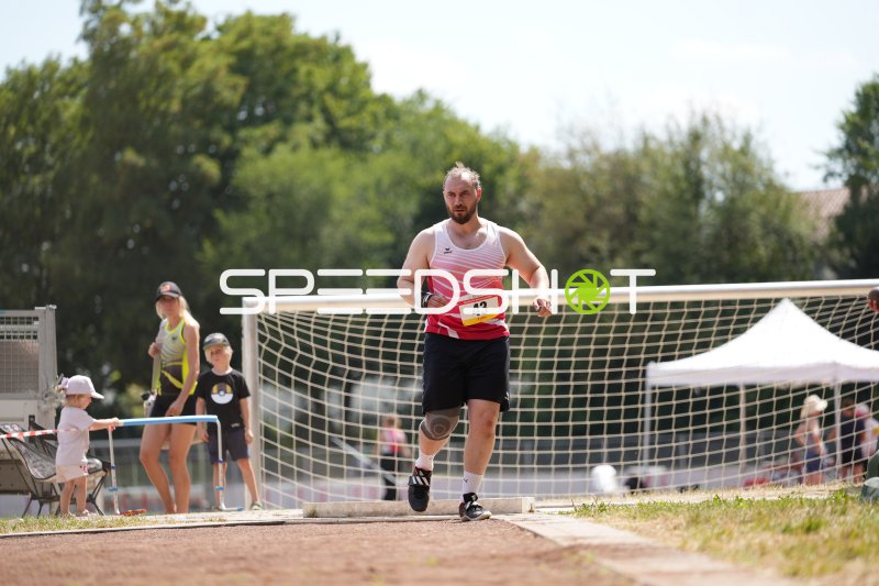 Oberländer Hendrik (43) beim Lauf im Sportpark Hattersheim
