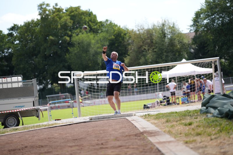 Fritsch Jörn (193) beim Kugelstoßen im Sportpark Hattersheim