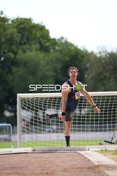 Simon Nils (163) im Weitsprung am Sportpark Hattersheim