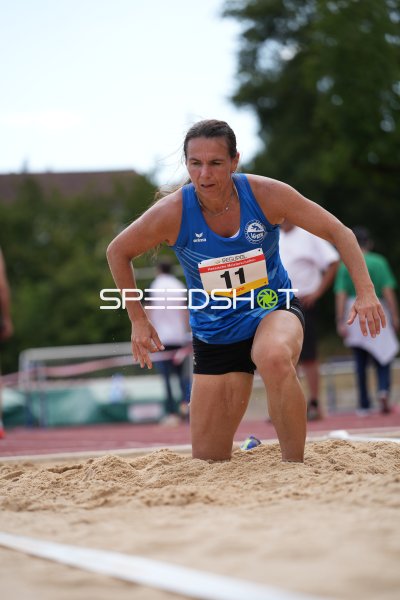 Reuschenbach Anne (11) im Weitsprung am Sportpark Hattersheim