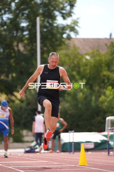 Zinke Stephan (41) im Laufsprint am Sportpark Hattersheim