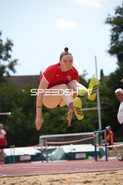 Triendl Lea (3) im Weitsprung am Sportpark Hattersheim