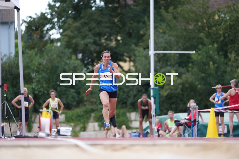Reuschenbach Anne (11) im Laufsprint beim Sportpark Hattersheim