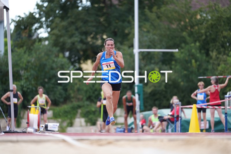 Reuschenbach Anne (11) im Laufsprint am Sportpark Hattersheim