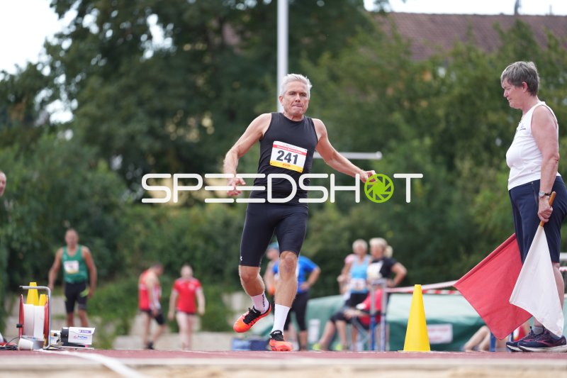 Fechter Tilman (241) im Zieleinlauf beim Sportpark Hattersheim