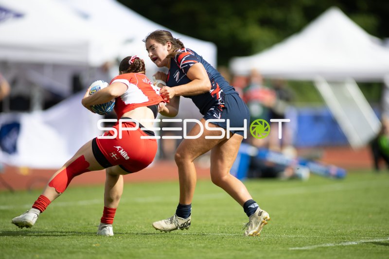 Zweikampf bei den Europameisterschaften im Rugby Sevens in Hamburg