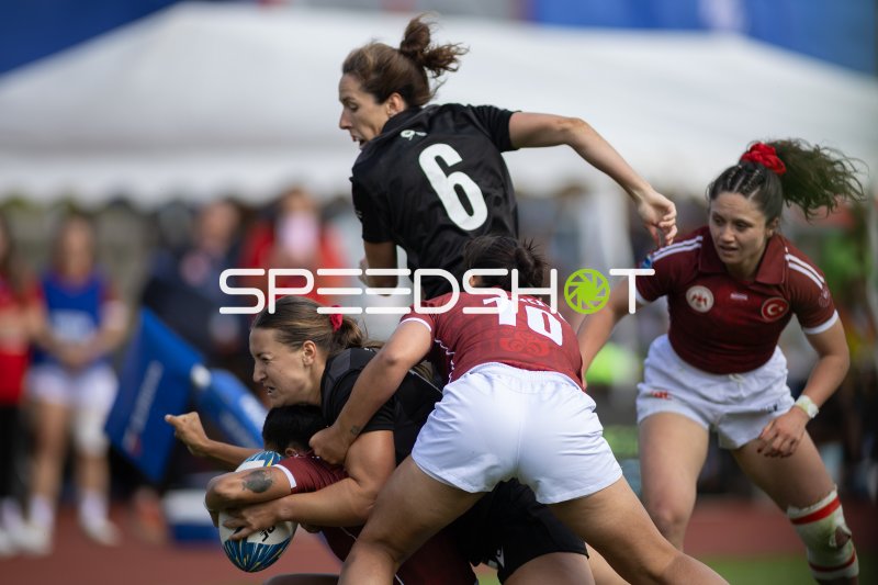Intensiver Zweikampf bei den Rugby-7s-Europameisterschaften in Hamburg