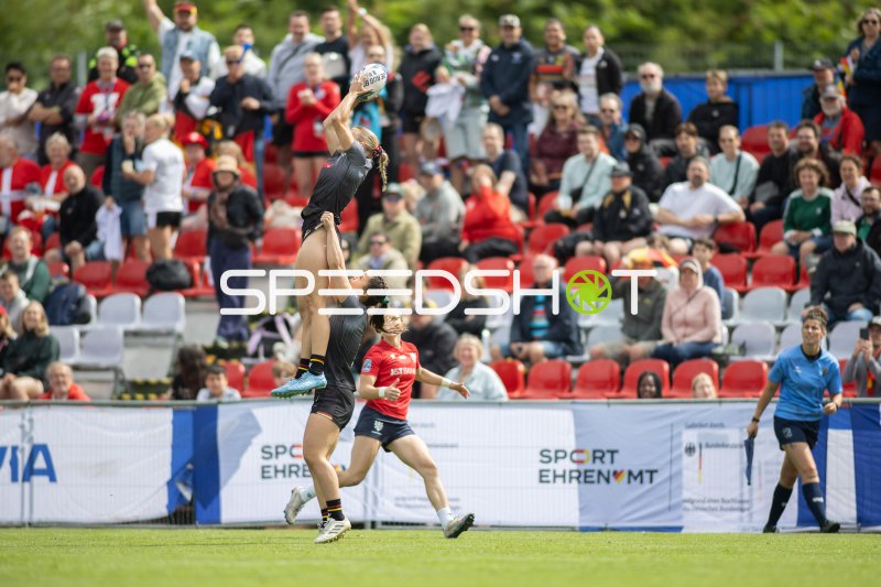 Line-out-Duell bei den Rugby-7s-Europameisterschaften in Hamburg