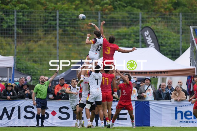 Line-out-Duell zwischen Deutschland (#13) und Spanien (#3) in Hamburg