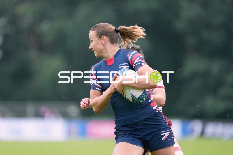 Great Britain Rugby Sevens Spielerin im Lauf mit Ball in Hamburg
