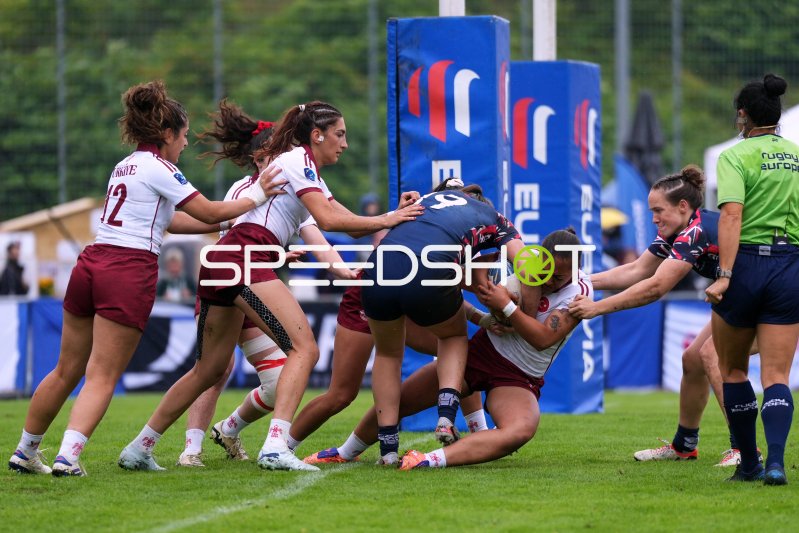 Intensiver Zweikampf nahe der Torauslinie beim Rugby-Europe-Turnier in Hamburg