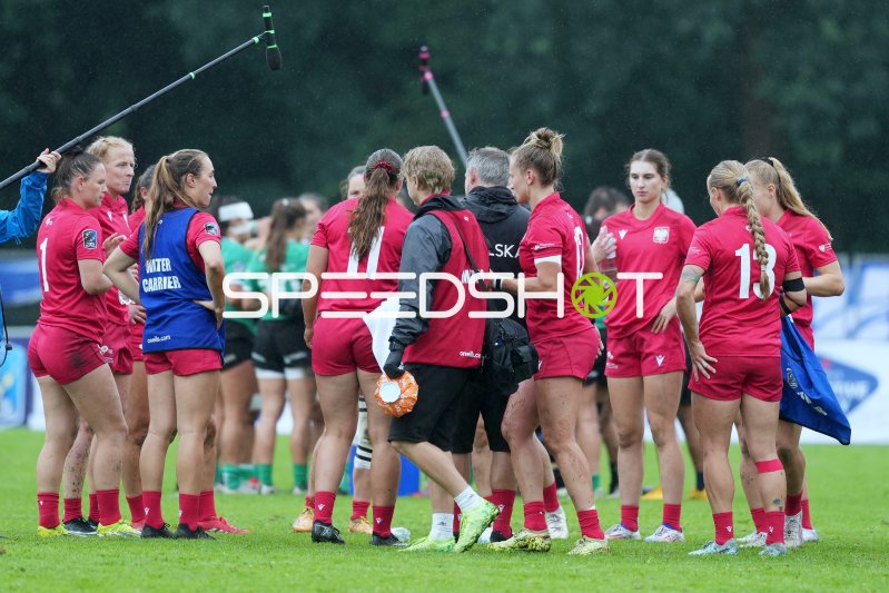 Polen Frauen-Rugby-Team bei Spielunterbrechung in Hamburg
