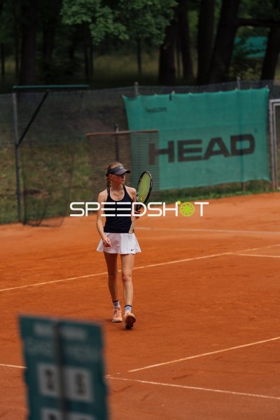 Tennisspielerin auf dem Sandplatz in Dresden