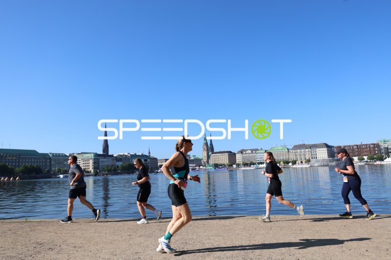 Triathlon-Läufer an der Binnenalster Hamburg