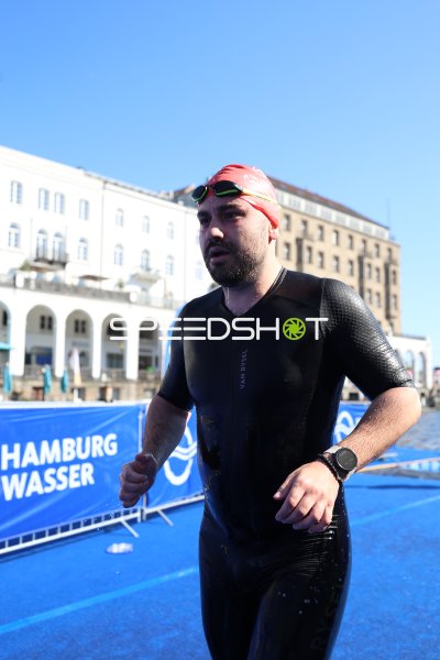 Triathlet in der Laufstrecke am Jungfernstieg, Hamburg