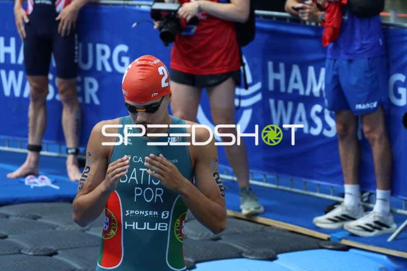 Triathlet vor dem Wettkampf an der Binnenalster Hamburg, Miguel Hidalgo #2