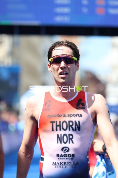 Triathlet THORN NOR im Wettkampf an der Binnenalster Hamburg