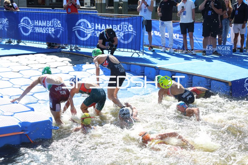 Triathlon-Schwimmstart an der Binnenalster Hamburg
