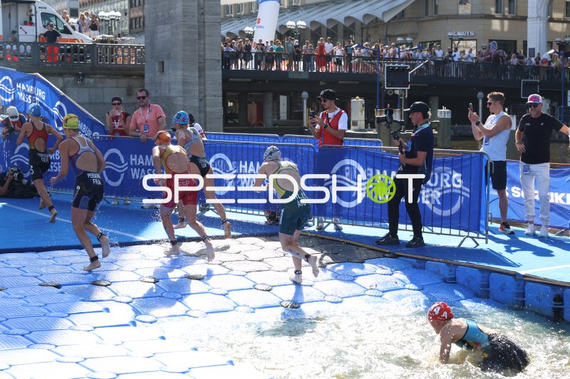 Triathlon-Schwimmstrecke an der Binnenalster in Hamburg