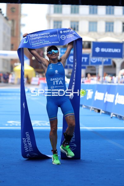 Triathlon-Siegerin beim World Triathlon Championship Series Sprint & Relay in Hamburg