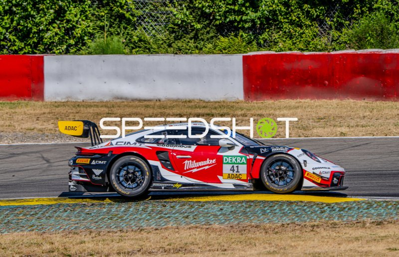 Porsche 911 GT3 R Evo #41 von Razoon - more than Racing am Nürburgring