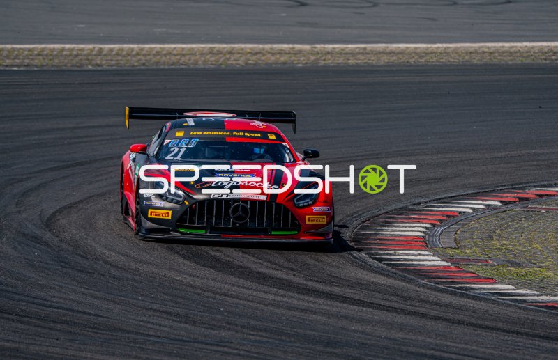 Mercedes AMG GT3 #21 von SR Motorsport by Schnitzelalm am Nürburgring