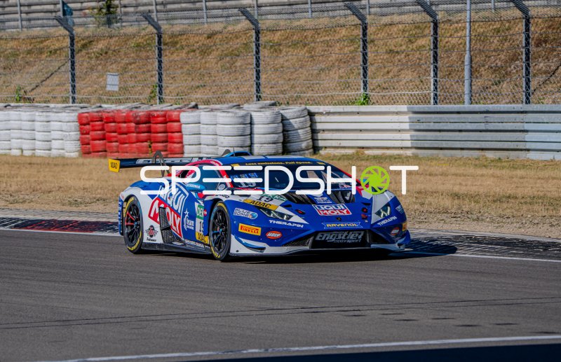 Lamborghini Huracán GT3 Evo 2 #19 von Liqui Moly Team Engstler am Nürburgring