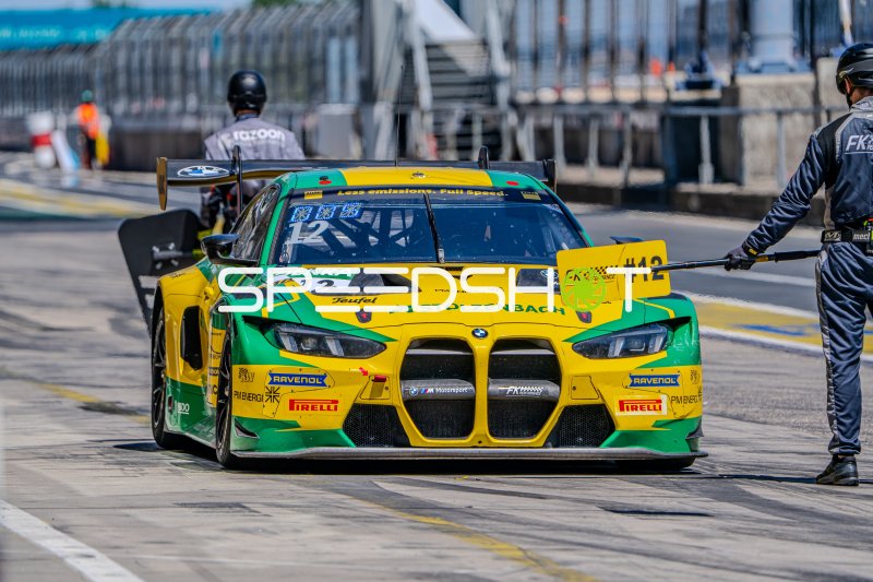 BMW M4 GT3 Evo #12 von FK Performance Motorsport in der Boxengasse am Nürburgring