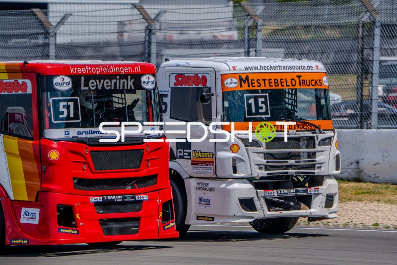 Truck-Racing #51 und #15 im Zweikampf am Nürburgring