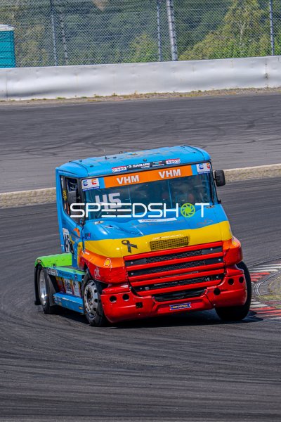 Renn-Truck #45 von Robbin Kruithof (Rainbow Warrior Truckricing) am Nürburgring