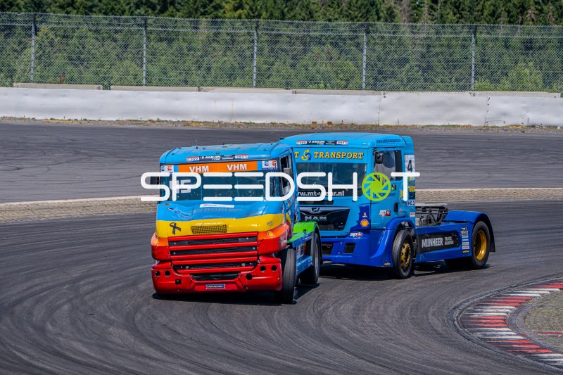 Truck-Rennen #45 (Rainbow Warrior) und #4 (Frans Smit) am Nürburgring