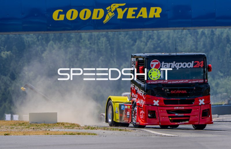 Renn-Truck #24 von Steffen Faas (tankpool24 Racing) am Nürburgring