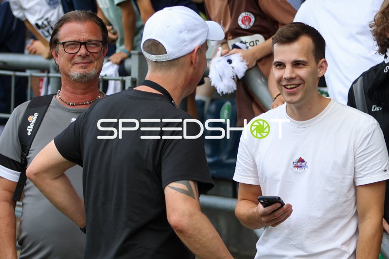 Fans beim Spiel im Karl-Liebknecht-Stadion Potsdam