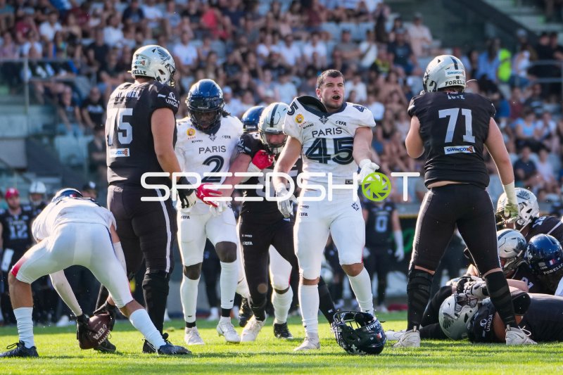Ilan Barbaras (#45; Paris Musketeers) emotional nach Spielaktion