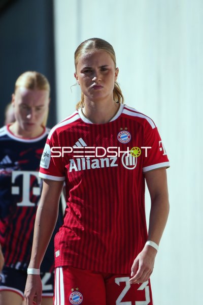 Porträt einer Spielerin des FC Bayern München