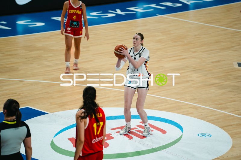 Deutschland: Freiwurf-Situation im Spiel gegen España