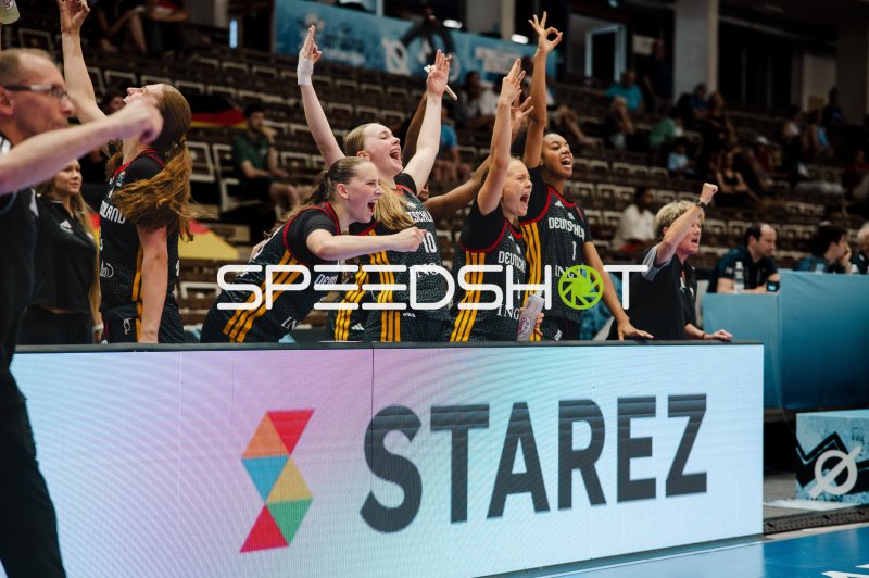 Deutschland-Bank jubelt ausgelassen in der Starez Arena Brno