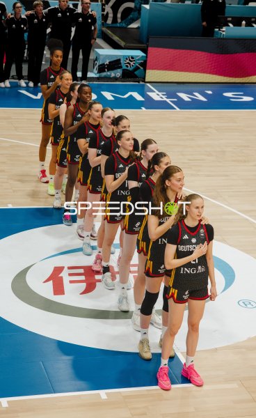 Deutschland bei der Mannschaftsaufstellung vor dem Spiel gegen China