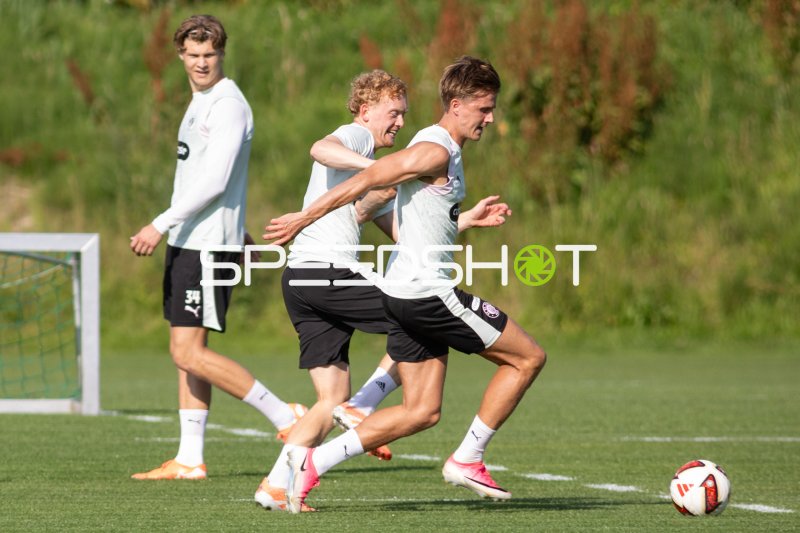 Zweikampf im Training beim FC St. Pauli