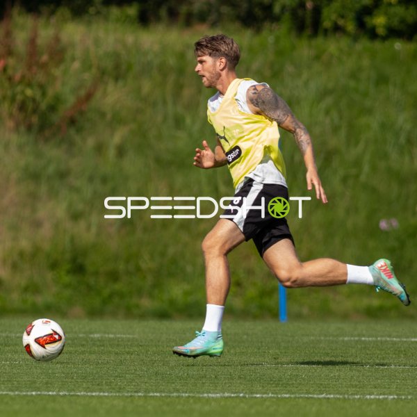 Marcus Mathisen (#6) im Sprint beim Training in Hamburg