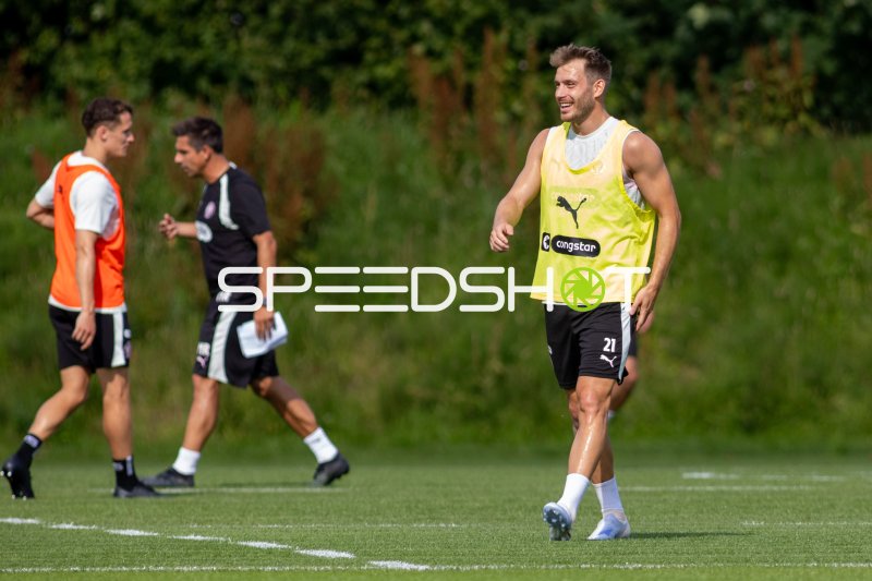Lars Ritzka #21 beim Training im Trainingszentrum Hamburg