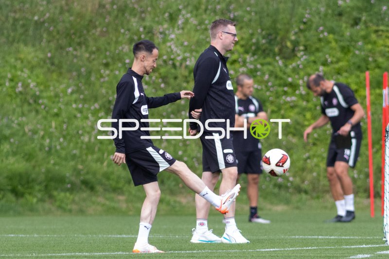 FC St. Pauli Spieler beim Training im Trainingszentrum Hamburg