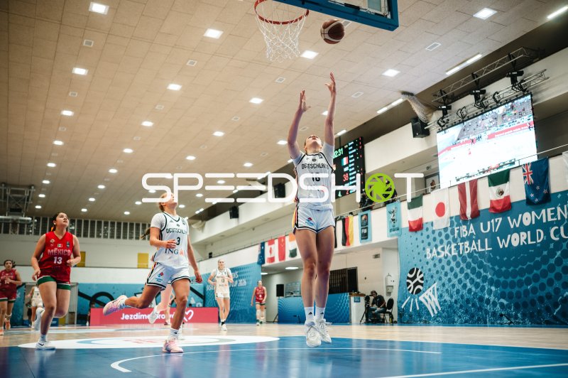 Mathilda Haensch (#16; Deutschland) mit Layup beim FIBA U17 Women's Basketball World Cup